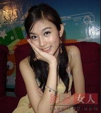 日本雌雄人妖在线视频,真实与虚拟的交错世界