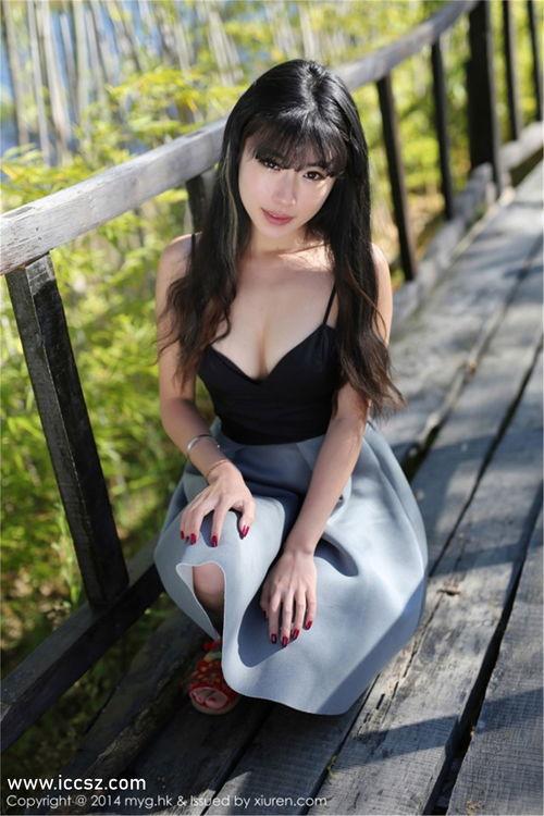 青草色av资源在线视频,在线视频的隐秘世界  第3张