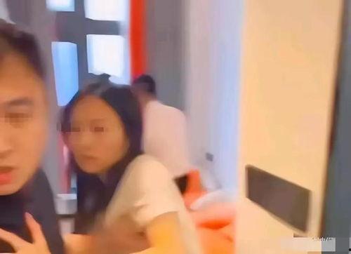 免费人妻出轨在线视频,免费人妻出轨在线视频，道德沦丧还是人性挣扎？  第2张